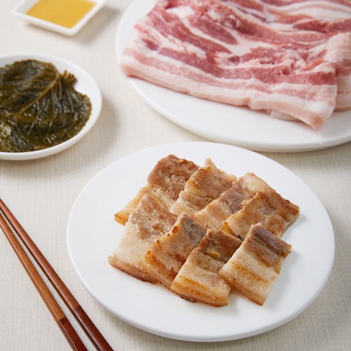 육즙이 많고 부드러운 맛의 고품질 통밀먹인 돼지고기 오겹살 구이용