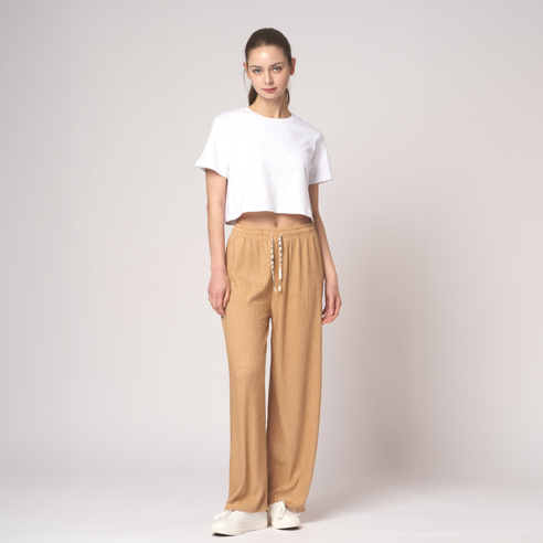 편안함과 스타일의 완벽한 조화: 멜팅유의 와이드 플리츠 밴딩 팬츠