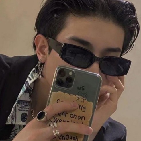 유니복스의 레트로 복고 캣츠아이 선글라스: 패션의 완성 선글라스