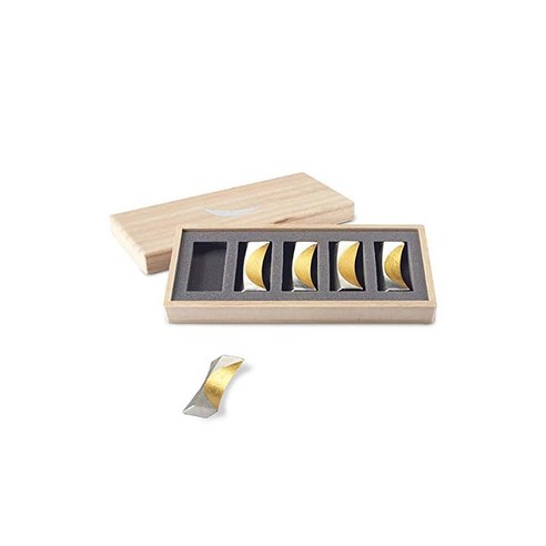 달빛 아래 핀 예술, 노사쿠 수저받침 '월' 금박 에디션으로 식탁에 품격을 더하세요.