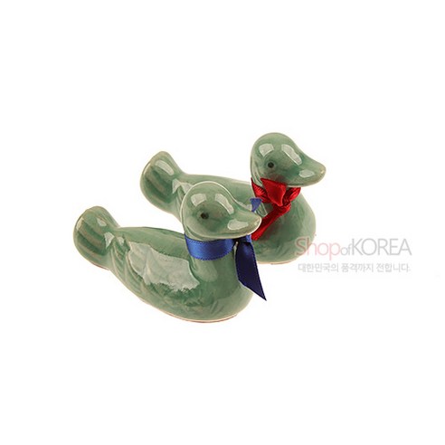 청아한 빛깔에 담긴 영원한 사랑, 청자 원앙 수저받침 세트