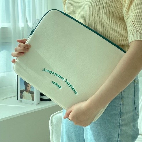 내구성, 보호 기능, 스타일이 뛰어난 언더프 레터링 노트북 파우치