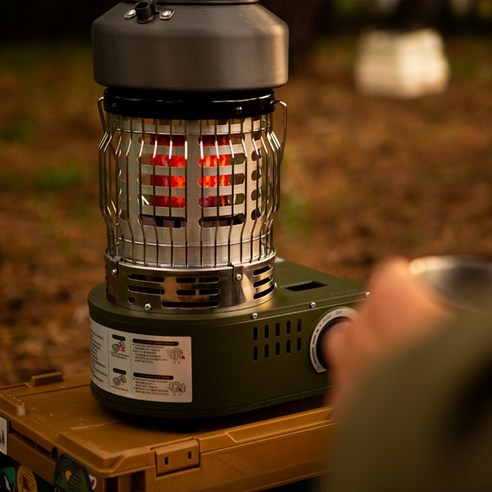 휴대용 부탄가스난로 SCG-1400W는 캠핑과 실내 작은 공간에서도 사용할 수 있는 히터