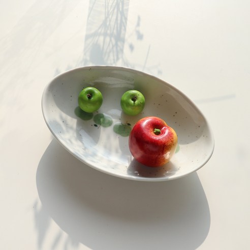 싱그러운 그린 애플, 당신의 식탁에 생기를 더하다