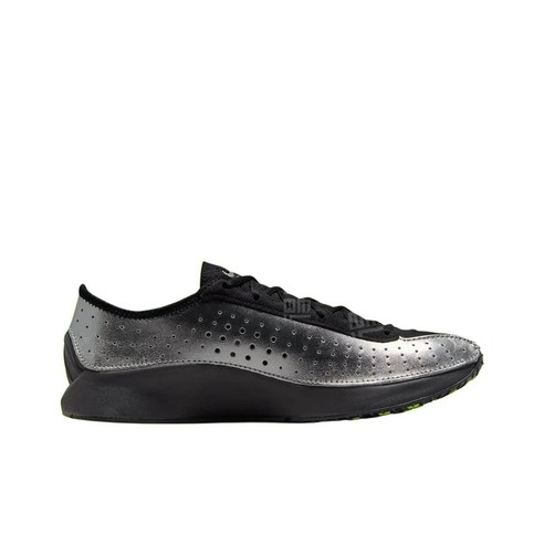 발걸음마다 자유를 선사하는 나이키 에어 슈퍼플라이 컴포트웨어