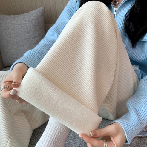 포근함과 스타일을 한 번에! 벨르엘르 기모 골덴 와이드 밴딩 팬츠로 겨울 스타일 완성!