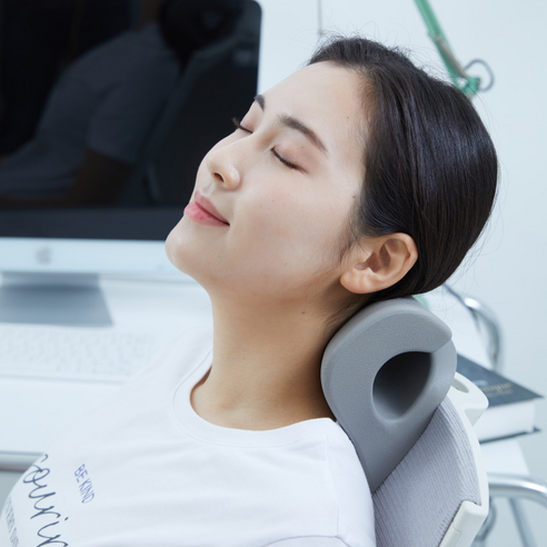 굿라이프 넥스트레처로 뻣뻣한 목과 어깨, 시원하게 풀어보세요!