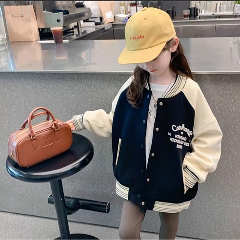 포근함과 스타일을 동시에! 키즈 후리스 야구점퍼로 가을 스타일 완성!