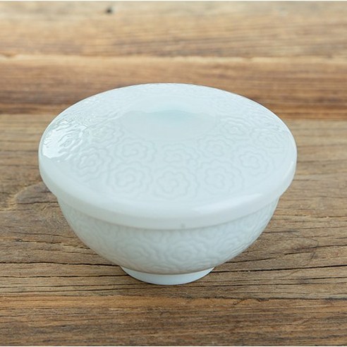 전통과 현대의 만남, 당신의 식탁을 품격 있게 장식하다