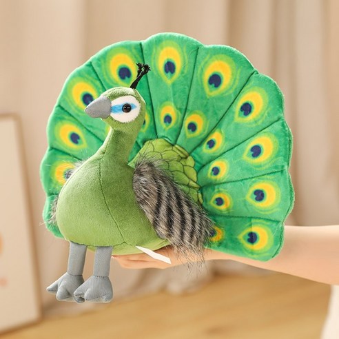 포근한 휴식과 예술적인 감성을 더하는 공작새 인형 쿠션