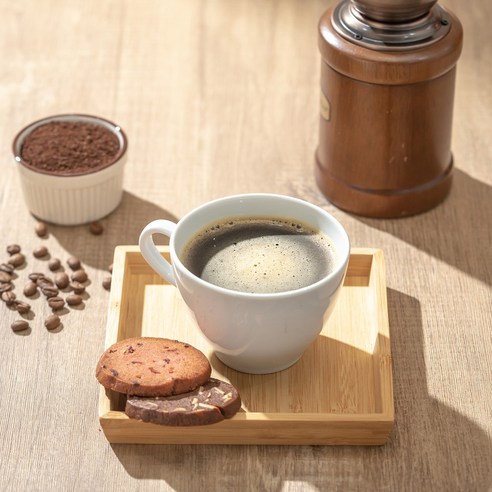 매일 아침이나 오후 간식 시간을 더욱 즐겁게 만들어 줄 감탄커피의 꼬소꼬소 블렌드를 경험하세요.