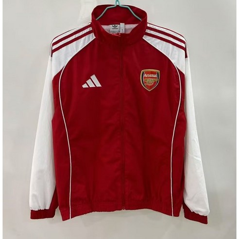 새벽 축구도 스타일리시하게! 아스날 레트로 윈드브레이커, 당신의 열정을 완성하다 아스날바람막이