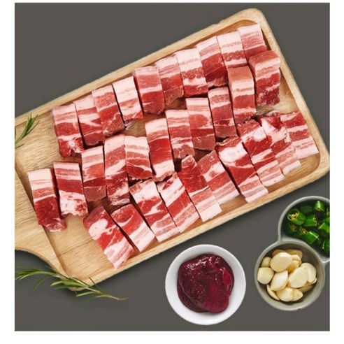 두툼한 크기와 사각 모양의 프리미엄 한입 삼겹살