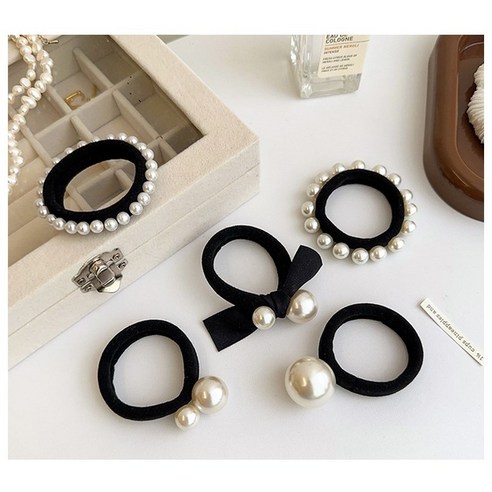 우아함과 실용성을 겸비한, 왕 진주 방울 포인트 무매듭 헤어끈의 매력 탐구 진주머리끈