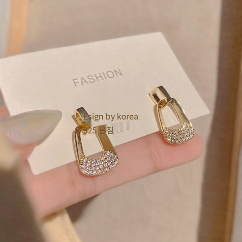 여성 다이아몬드 박힌 불규칙한 기하학 광장 귀걸이 2021 새로운 패션 라이트 럭셔리 틈새 귀걸이 우아한 귀걸이