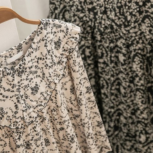 로맨틱한 분위기를 연출하는 여성을 위한 나크21 플라워 프릴 롱 원피스