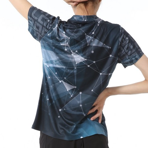 운동을 더욱 즐겁게 만드는 핏과 디자인의 반팔티