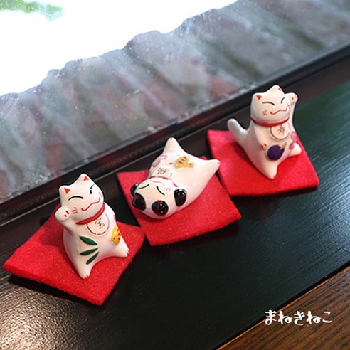 일본 복고양이 도자기 인형의 매혹적인 아름다움 탐사