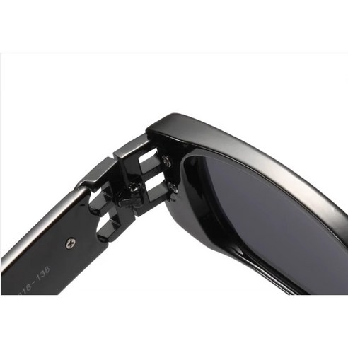 GD 감성을 담은 스퀘어 프레임 선글라스로 스타일과 눈 건강을 동시에!