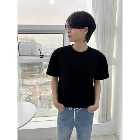 스타일리시한 면티 오버핏 티셔츠로 스타일을 업그레이드하세요