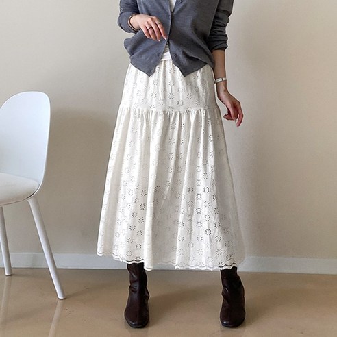 데일리앤 가을 펀칭 레이스 밴딩 셔링 롱 스커트 샬롯