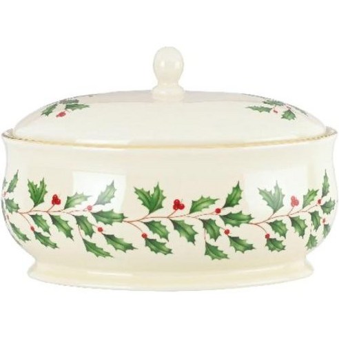 레녹스 홀리데이 커버 접시로 당신의 식탁에 마법 같은 크리스마스 분위기를 더하세요.