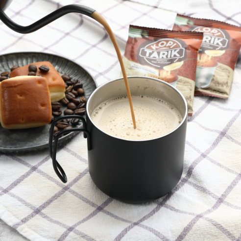 부드러운 연유와 달콤하면서도 상쾌한 돌체라떼의 풍미를 한 번에 즐길 수 있는 커피믹스