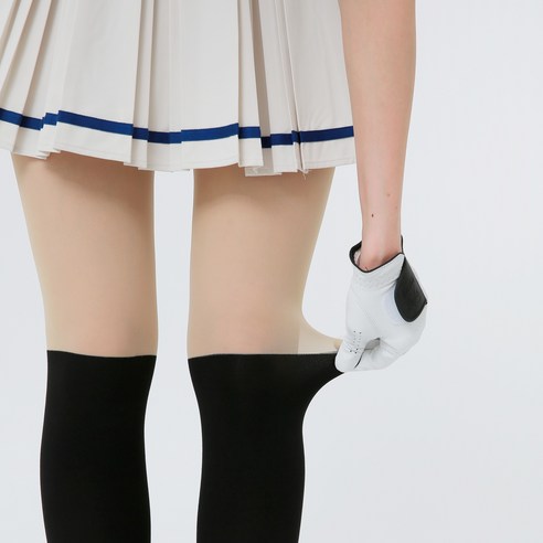 필드 위 스타일과 퍼포먼스를 완성하는 볼라비 투톤 골프 스타킹