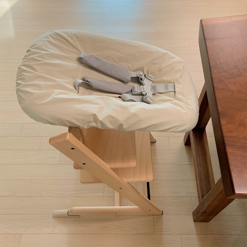 부드럽고 실용적인 어텀31 스토케 트립트랩 뉴본 양면 커버로 아기에게 편안한 이유식 시간을 선물하세요!