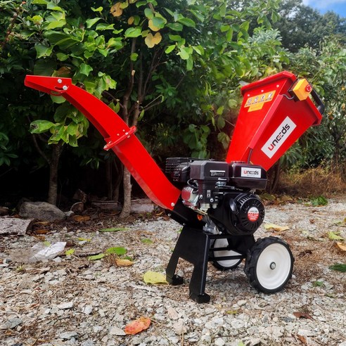 유니즈 나무 파쇄기로 정원 관리를 효율적으로, 자연과 더불어 아름다운 정원을 가꾸세요.