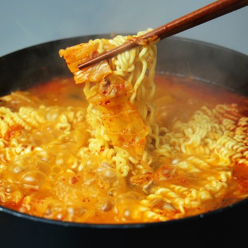 집에서 맛있는 명장 김치찌개와 김치찜을 즐기세요!