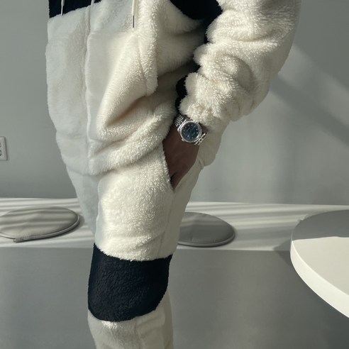 겨울철을 위한 편안하고 세련된 디오스 보아양털 트레이닝 세트