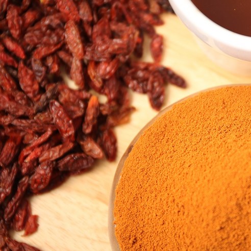 붉게 물든 건강, 건강중심 국산 구기자 분말로 활력 넘치는 하루를 시작하세요.