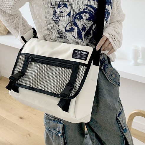 감각적인 디자인과 실용성을 겸비한 학생 가방의 새로운 기준