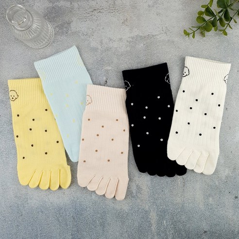 발가락 사이 찝찝함, 이젠 안녕! 온더레드 도트 발가락 양말로 산뜻한 하루 시작하세요 면발가락양말