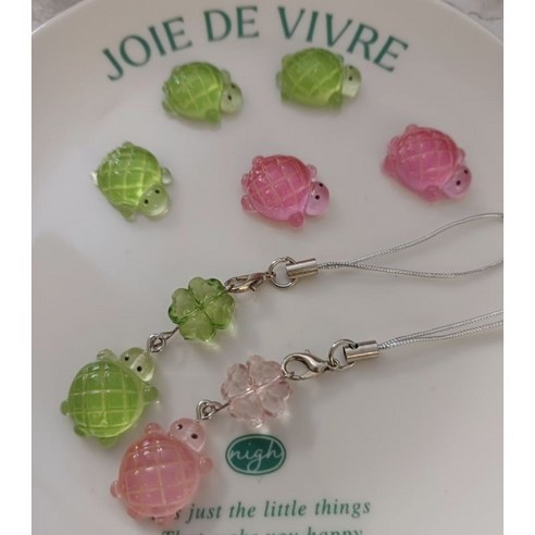 행운을 가득 담은 네잎클로버 거북이 키링으로 소중한 일상을 특별하게!