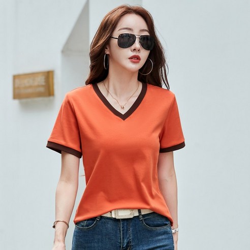 여름철의 완벽한 룩을 위한 편안하고 세련된 NEW 여름 브이넥 티