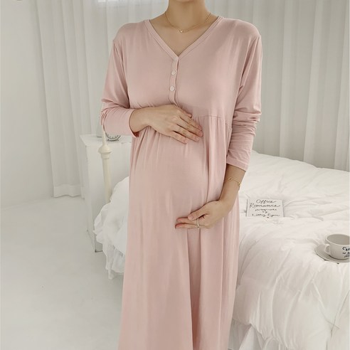 포근한 저녁, 루시드라잇 수유 원피스와 함께하는 엄마의 행복한 시간