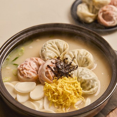 또순이 구수하고 깔끔한 왕떡만두국 761g 큼직막한 왕만두 떡국떡 김가루포함한 풀구성 국내산 돼지고기로 만든 고기 만두 - 즉석국 | 쿠팡