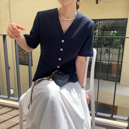 (자체제작)노티드 노카라 브이넥 실버버튼 핀턱 루즈핏 여성 여름 고급 반팔 트위드 자켓