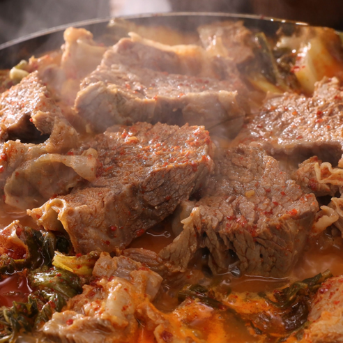 깊은 풍미와 간편함으로 만나는 따뜻한 순살 소갈비살 갈비탕