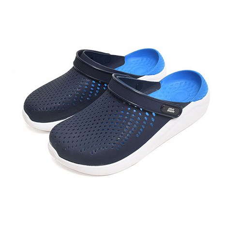 펀칭 슈즈로 통기성이 뛰어나고 발에 달라붙지 않아 편안한 착화감을 제공