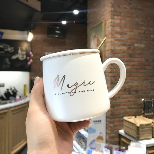 사랑스러운 도자기 머그컵 끈 뚜껑 수저 상큼한 사무실 물컵 ins 심플한 북유럽 캐릭터 남녀 커플, 흰색(뚜껑 달린 스푼), 300ml