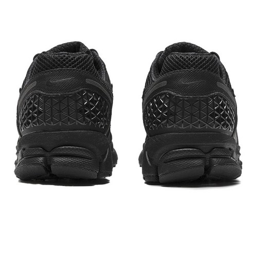 달리기의 새로운 동반자, 나이키 줌 보메로 5