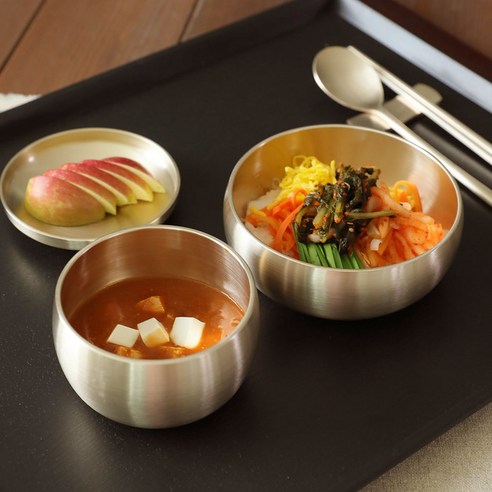 전통의 아름다움과 현대의 실용성이 만나는 명품 유기 식기