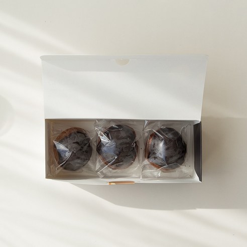 달콤한 밤 향기와 풍부한 초콜릿 맛의 조화: 초코밤 케이크 선물세트