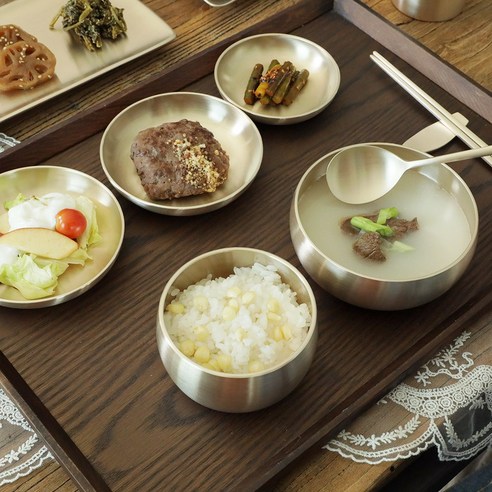 전통의 아름다움과 현대의 실용성이 만나는 명품 유기 식기