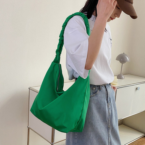 끈 조절 나일론 숄더백