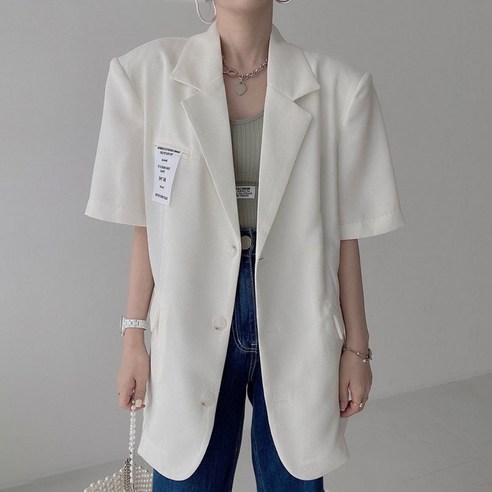 [D블리] 라벨 패치 절개 트임 싱글 여성용 루즈핏 반팔자켓