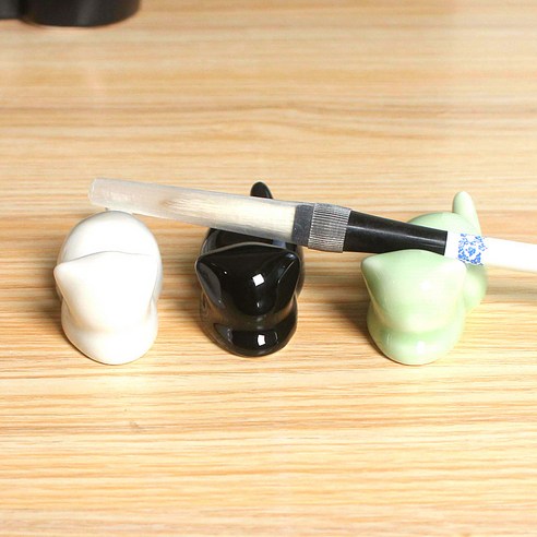 사랑스러운 고양이 문진으로 공간에 생기를 불어넣으세요.